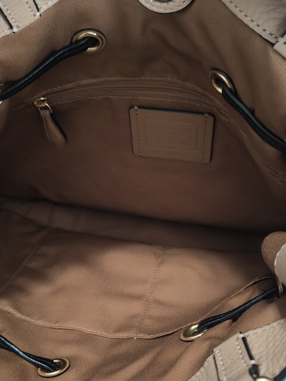Coach Andy Shoulder Bag EUC - Picture 9 of 10